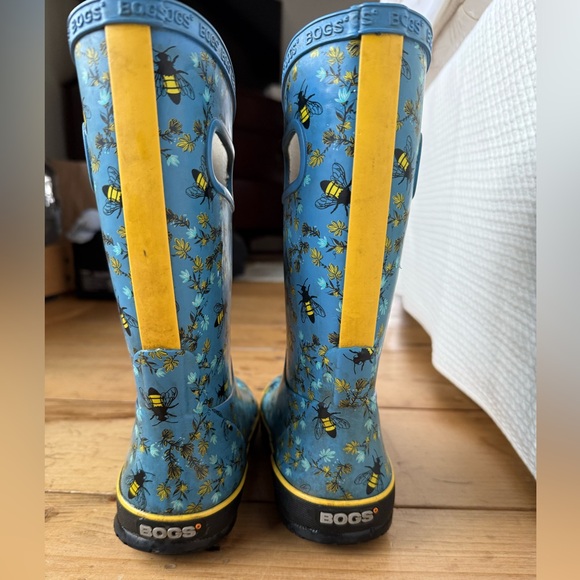 Bogs Bee Rain Boots - Kids Size 13 - Picture 2 of 5